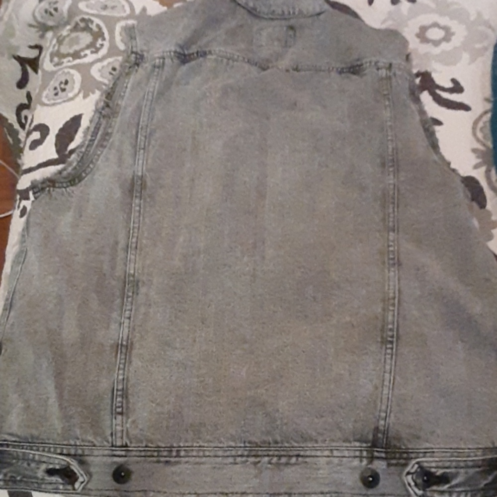 Vest - Picture 2 of 2
